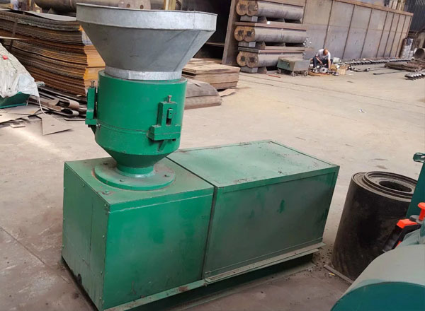 平模擠壓造粒機(jī)