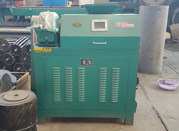 ��݁�D�������C